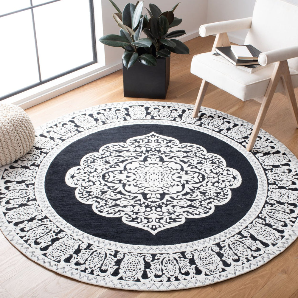 SAFAVIEH Marbella MRB615B Handmade Black / Ivory Rug Image 2