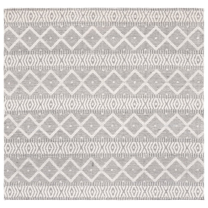 SAFAVIEH Marbella MRB751A Handwoven Ivory / Black Rug Image 6