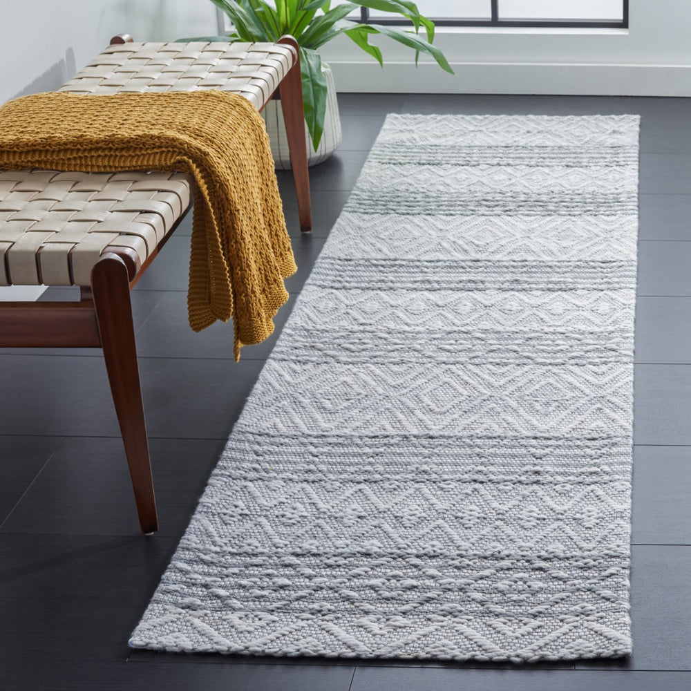 SAFAVIEH Marbella MRB854F Handmade Ivory / Grey Rug Image 2