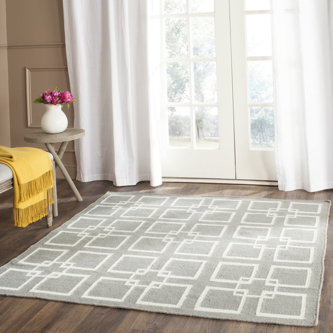 SAFAVIEH Martha Stewart MSR1151C Cement Gray Rug Image 2