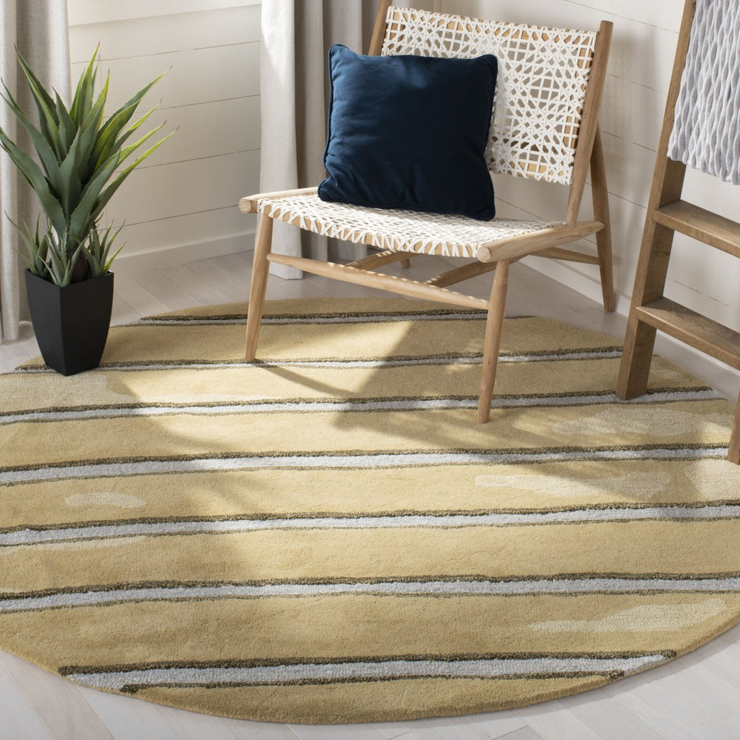 SAFAVIEH Martha Stewart MSR3617B Toffee Gold Rug Image 2