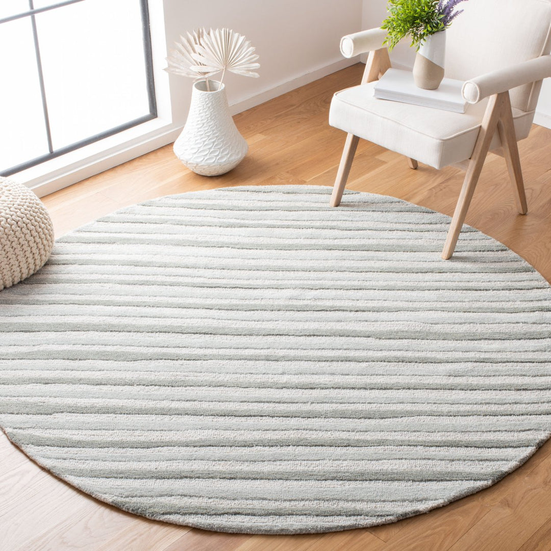 SAFAVIEH Martha Stewart MSR3619A Nimbus Cloud Grey Rug Image 2