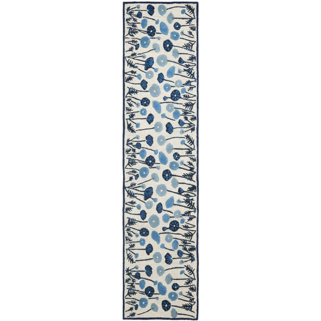 SAFAVIEH Martha Stewart MSR3627A Azurite Blue Rug Image 4