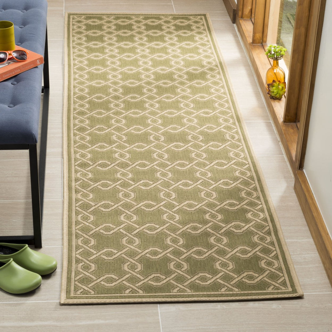 SAFAVIEH Martha Stewart MSR4253-24 Green / Creme Rug Image 2