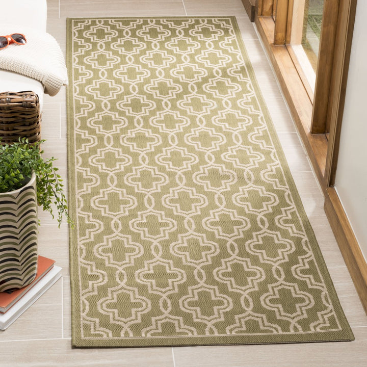 SAFAVIEH Martha Stewart MSR4274-244 Green / Beige Rug Image 3