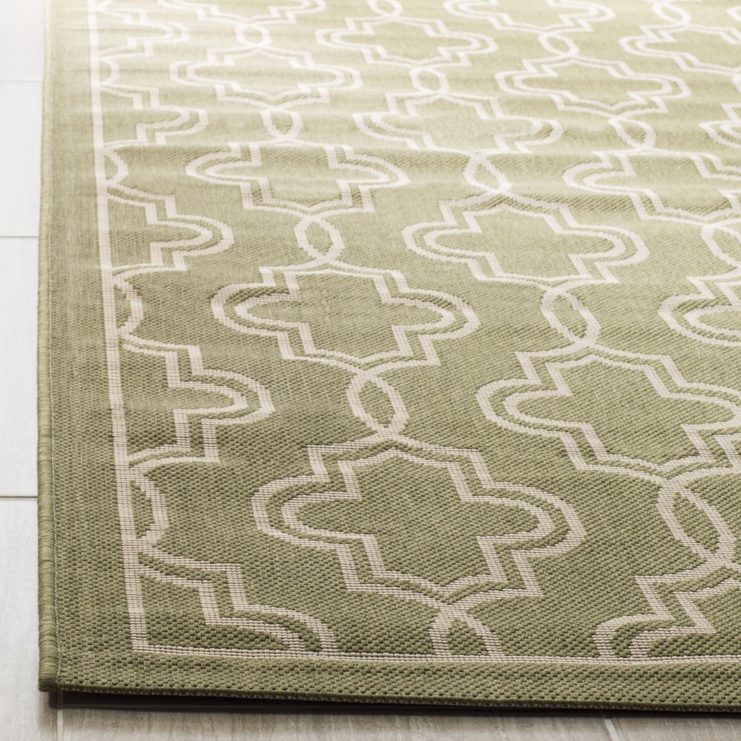 SAFAVIEH Martha Stewart MSR4274-244 Green / Beige Rug Image 5