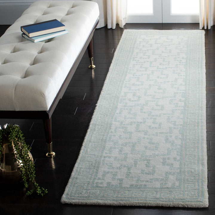 SAFAVIEH Martha Stewart MSR4537B Handmade Rainwater Rug Image 2