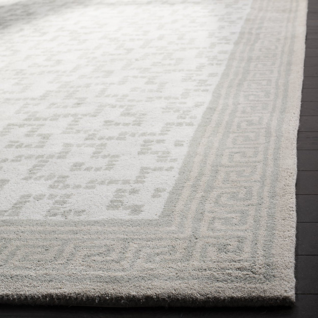 SAFAVIEH Martha Stewart MSR4537B Handmade Rainwater Rug Image 4