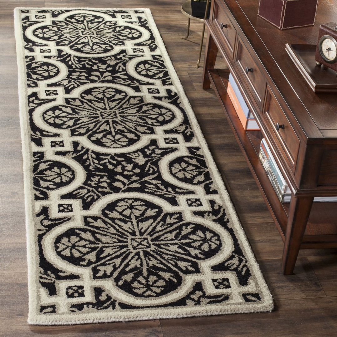 SAFAVIEH Martha Stewart MSR4551C Handmade Francesca Rug Image 2