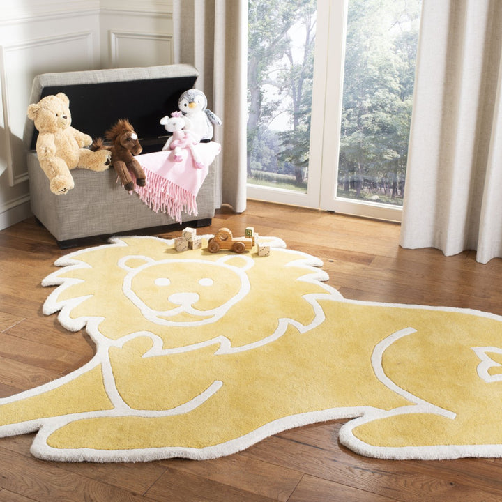 SAFAVIEH Martha Stewart MSR4572A Handmade Egg Yolk Rug Image 1