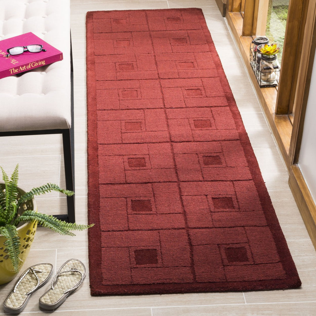 SAFAVIEH Martha Stewart MSR4615B Handmade Vermillion Rug Image 2