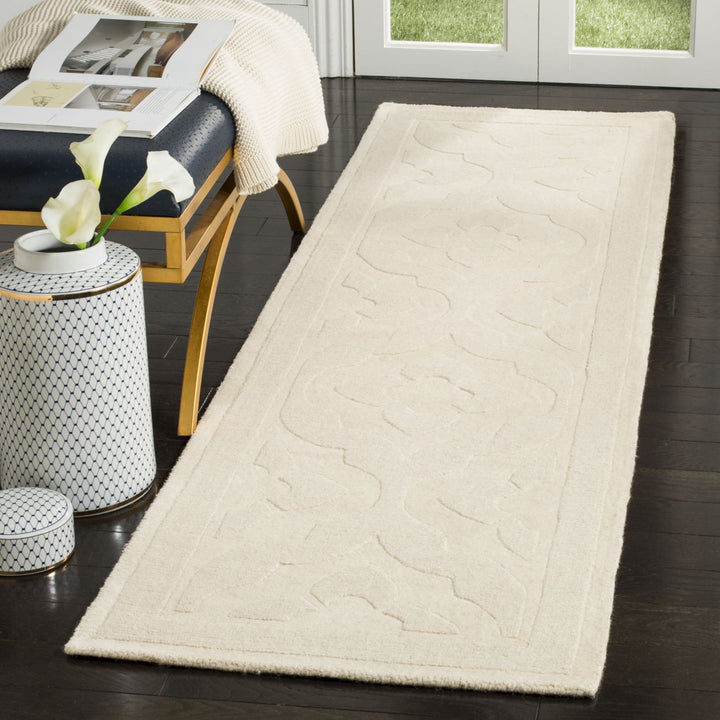 SAFAVIEH Martha Stewart MSR4622A Glass Of Milk Rug Image 2