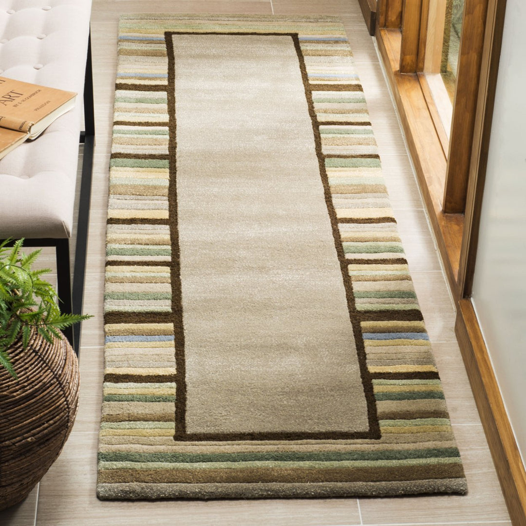 SAFAVIEH Martha Stewart MSR4715A Tadpole Green Rug Image 3