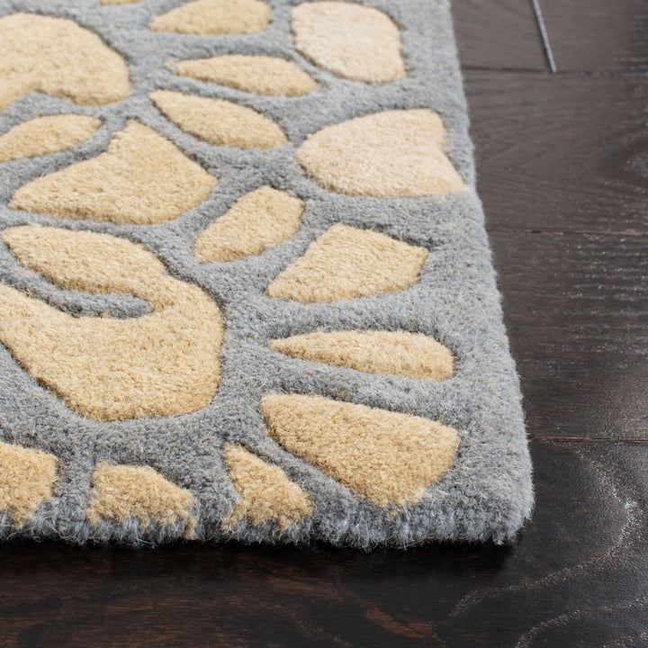 SAFAVIEH Martha Stewart MSR4730B Handmade Cement Rug Image 6