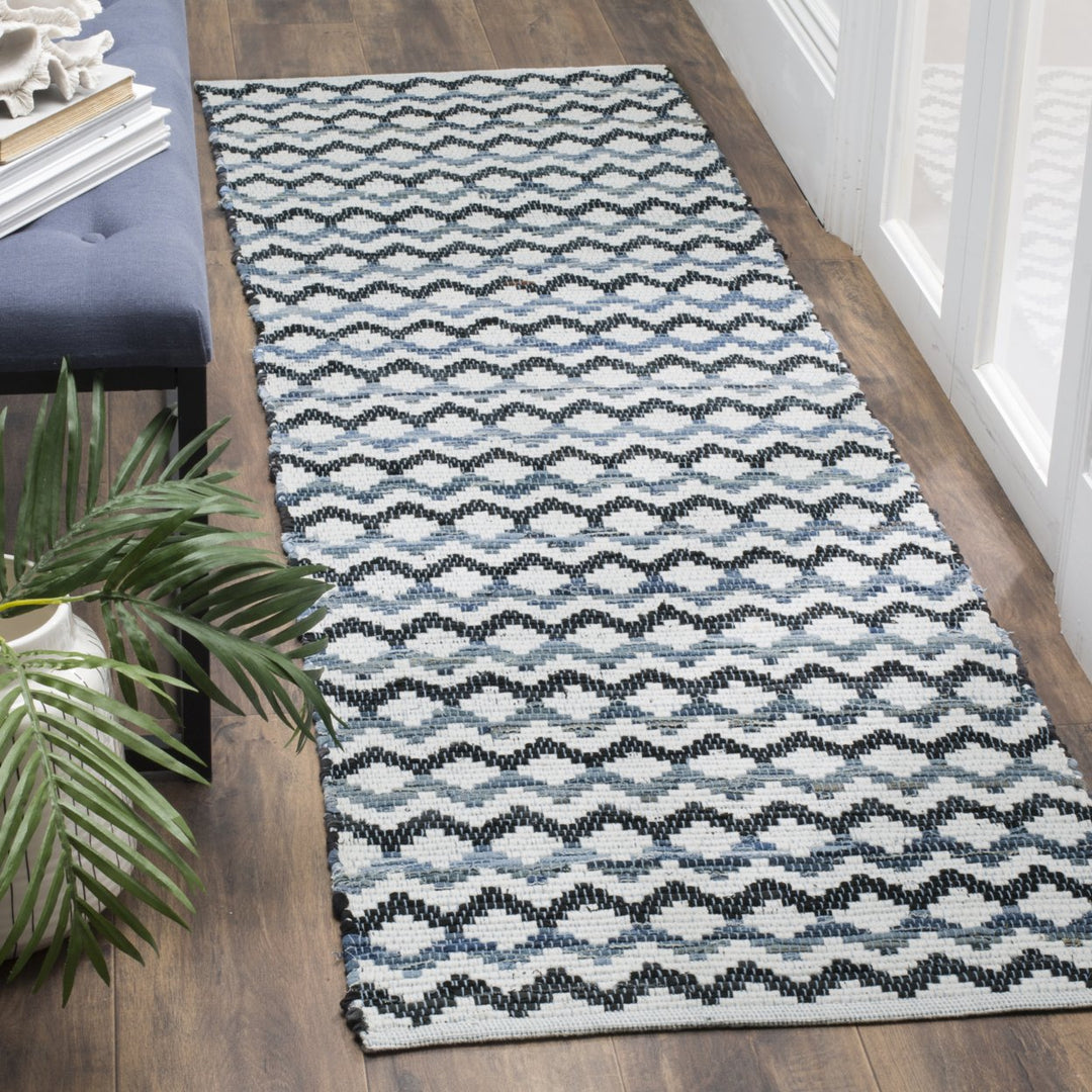 SAFAVIEH Montauk MTK120A Handwoven Ivory Blue /Black Rug Image 3