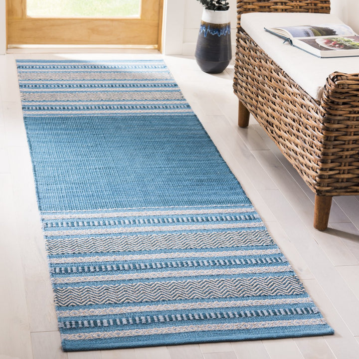 SAFAVIEH Montauk MTK214A Handwoven Blue / Grey Rug Image 2