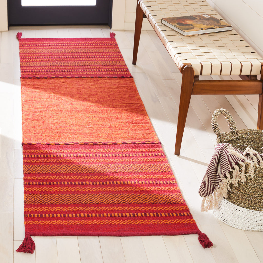 SAFAVIEH Montauk MTK215A Handwoven Orange / Red Rug Image 2