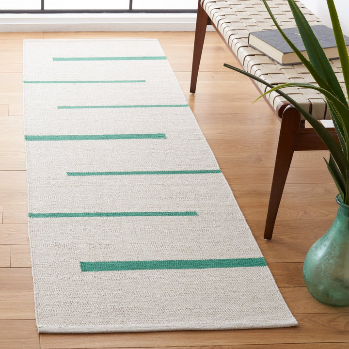 SAFAVIEH Montauk MTK311X Handwoven Ivory /Dark Green Rug Image 3