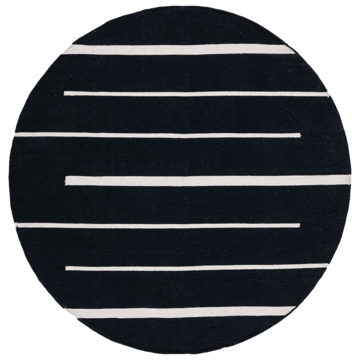 SAFAVIEH Montauk MTK311Z Handwoven Black / Ivory Rug Image 3