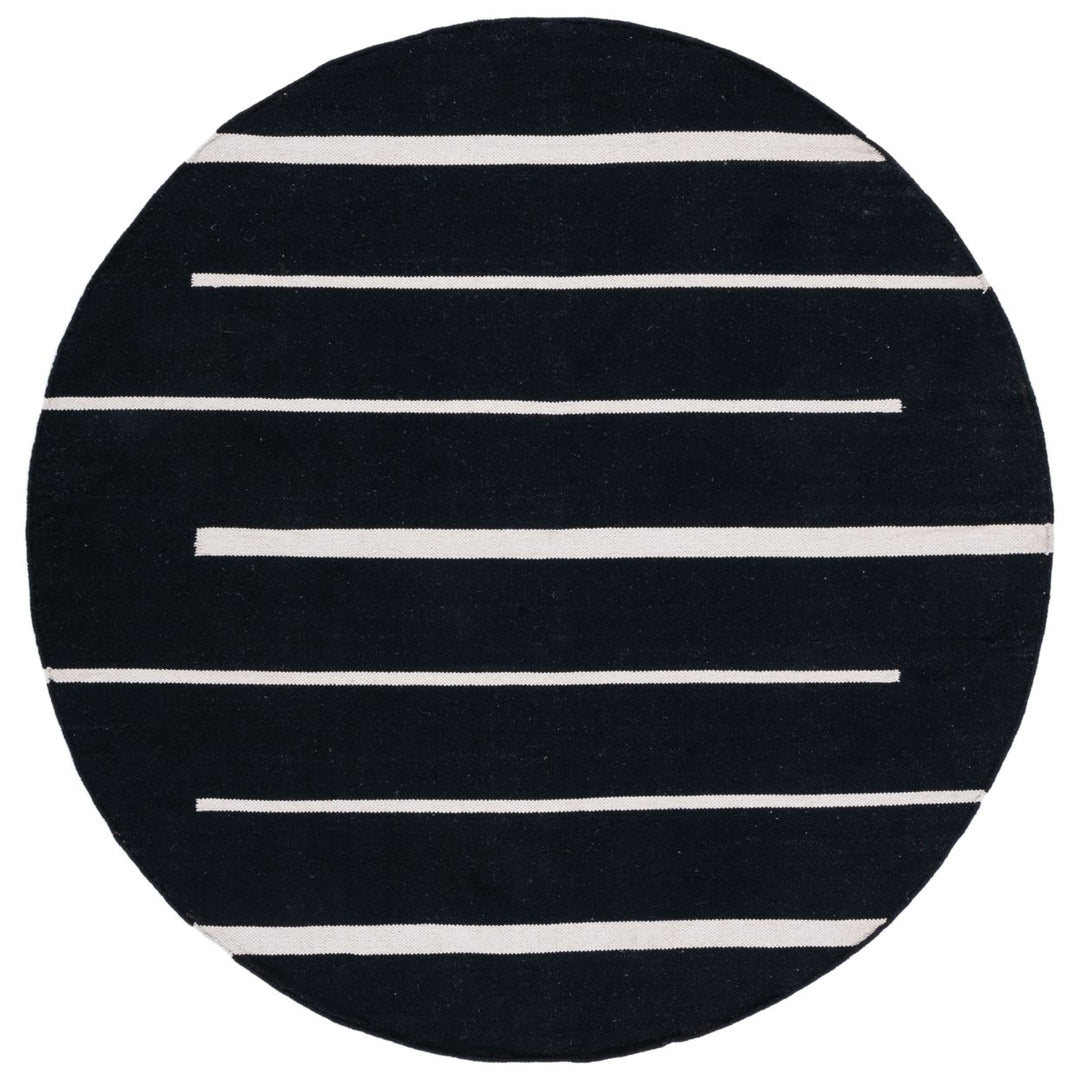 SAFAVIEH Montauk MTK311Z Handwoven Black / Ivory Rug Image 1