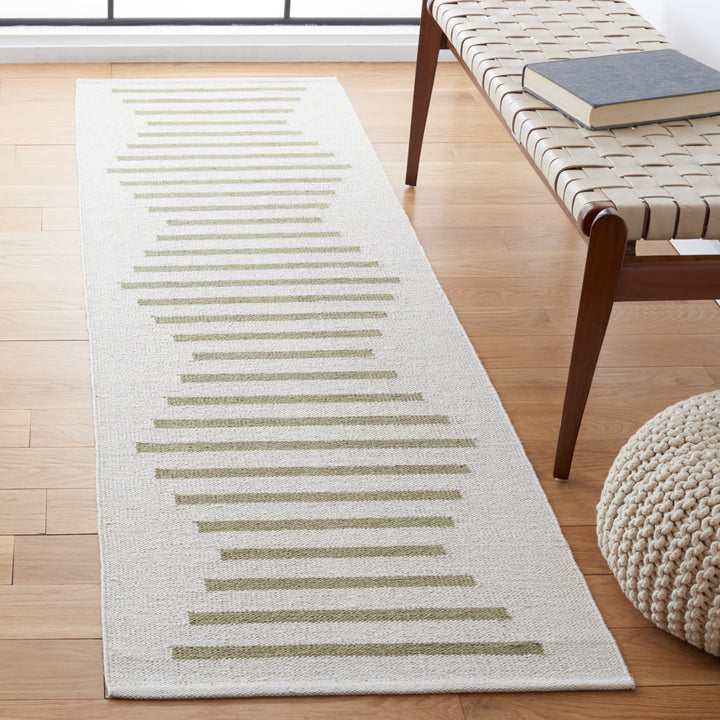 SAFAVIEH Montauk MTK313J Ivory / Light Green Rug Image 3