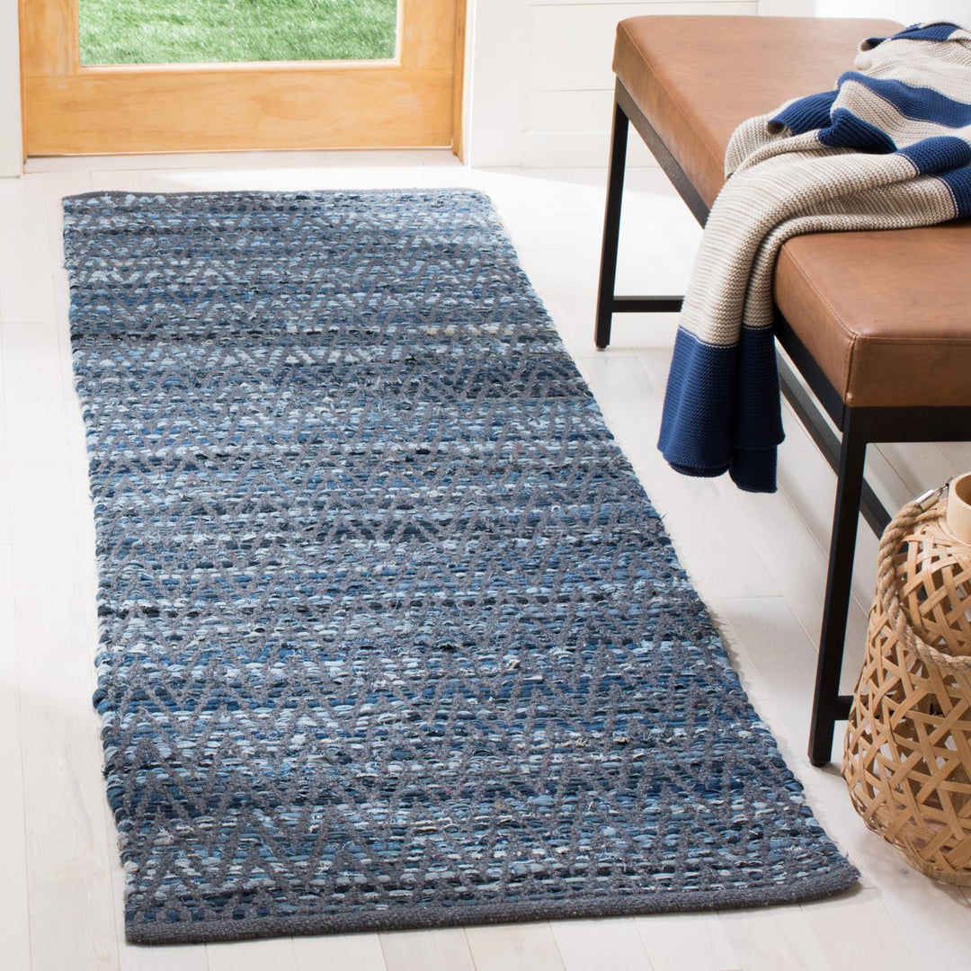 SAFAVIEH Montauk Collection MTK415L Handwoven Blue Rug Image 2