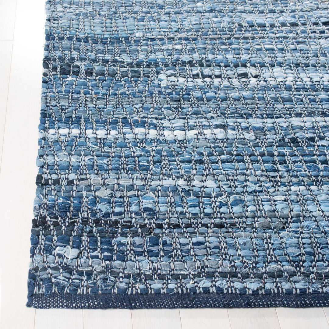 SAFAVIEH Montauk Collection MTK416L Handwoven Blue Rug Image 4