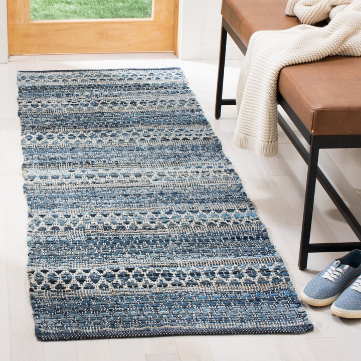 SAFAVIEH Montauk Collection MTK419L Handwoven Blue Rug Image 2