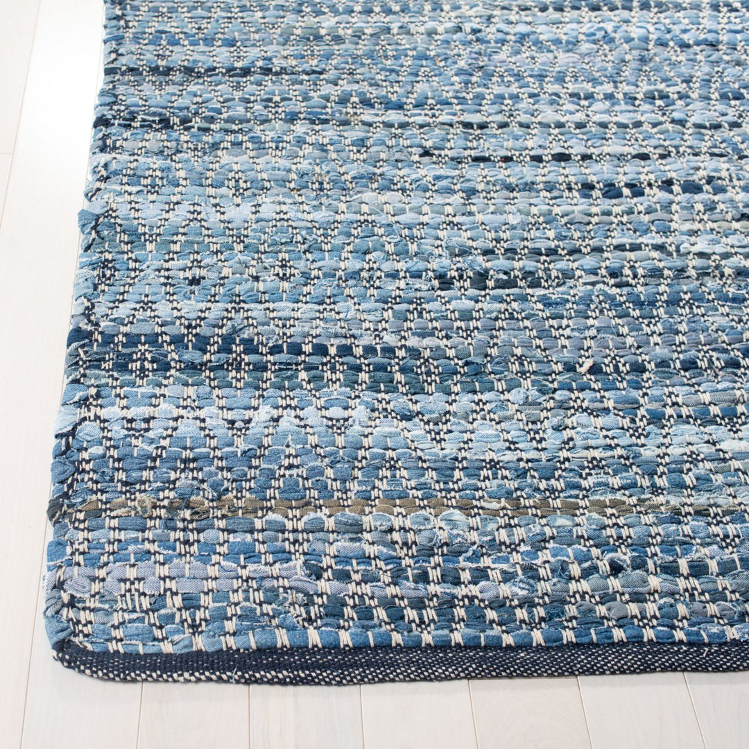 SAFAVIEH Montauk Collection MTK424L Handwoven Blue Rug Image 4