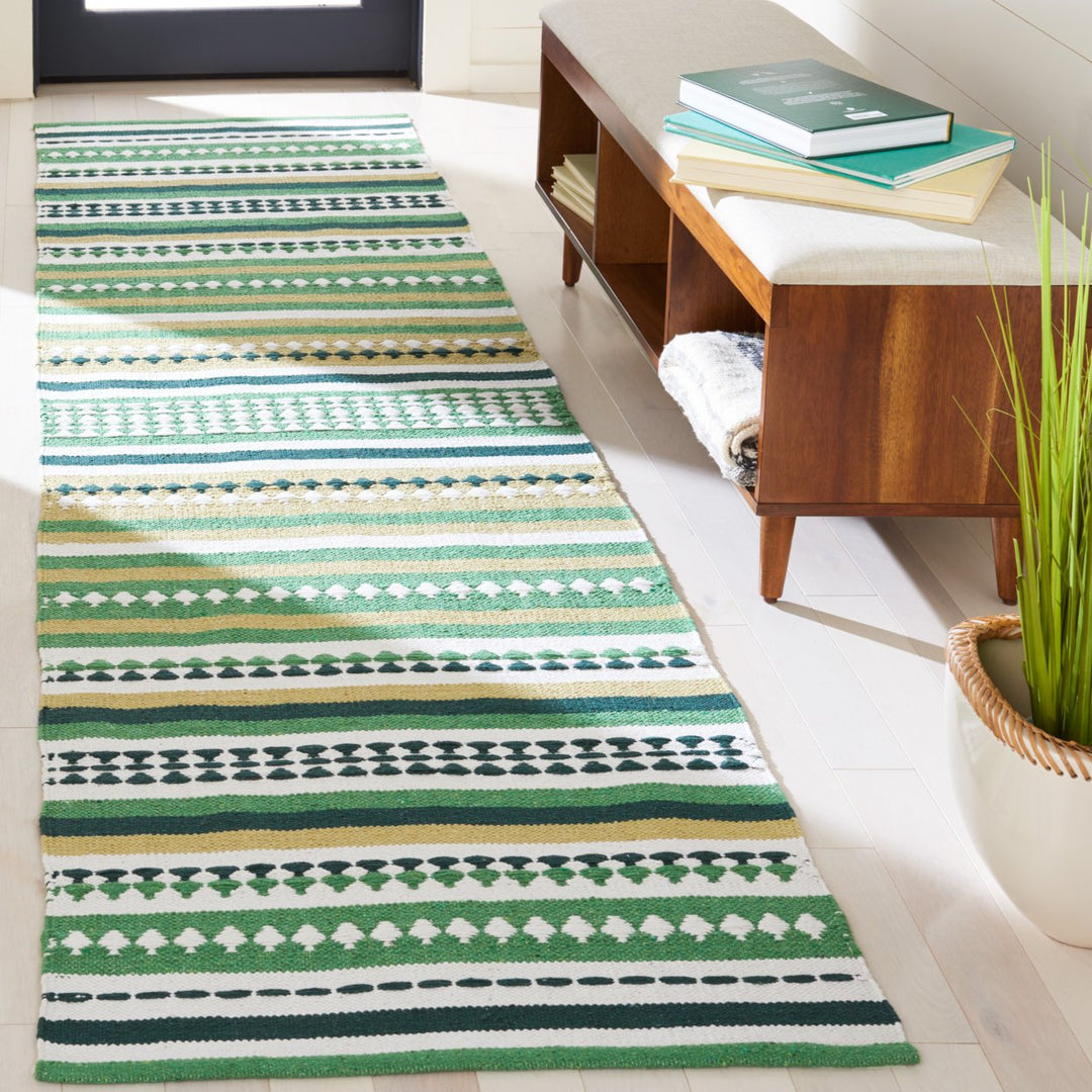 SAFAVIEH Montauk MTK451Y Handwoven Green / Ivory Rug Image 3