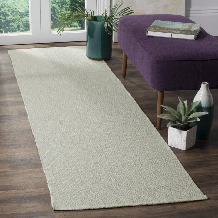 SAFAVIEH Montauk MTK515J Handwoven Ivory /Foam Green Rug Image 3