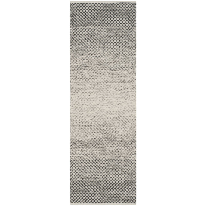 SAFAVIEH Montauk MTK601A Handwoven Black / Ivory Rug Image 1