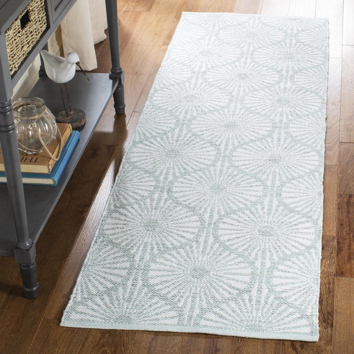 SAFAVIEH Montauk MTK606G Light Green / Ivory Rug Image 2