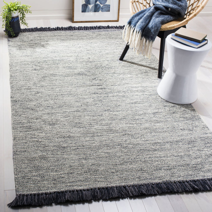 SAFAVIEH Montauk Collection MTK610M Handwoven Grey Rug Image 1