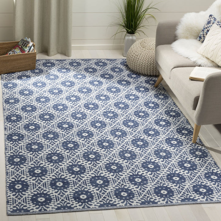 SAFAVIEH Montauk MTK612C Handwoven Navy / Ivory Rug Image 1