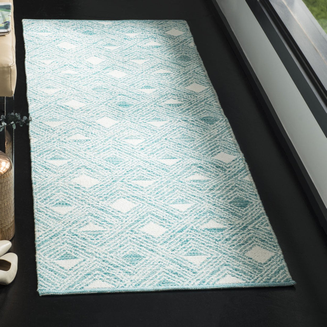 SAFAVIEH Montauk MTK614H Handwoven Aqua / Ivory Rug Image 2