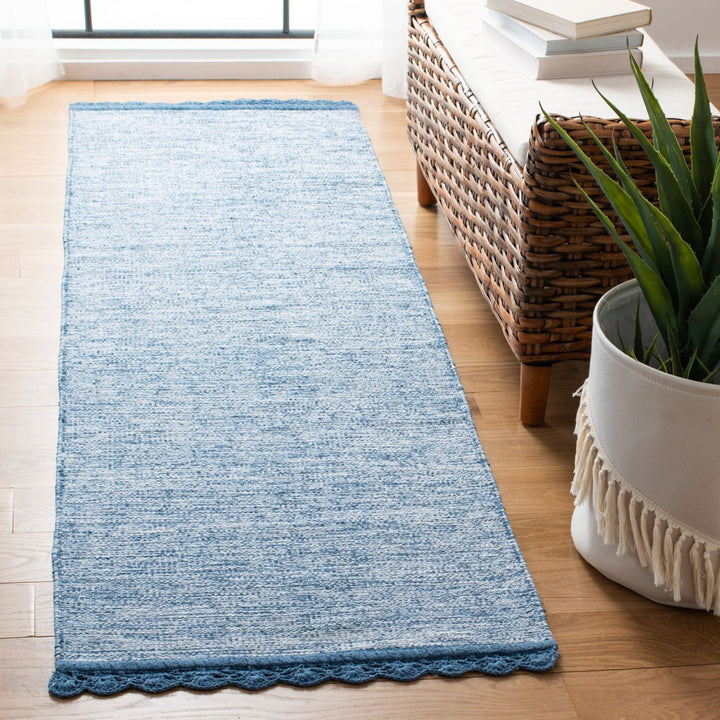 SAFAVIEH Montauk Collection MTK615B Handwoven Blue Rug Image 2