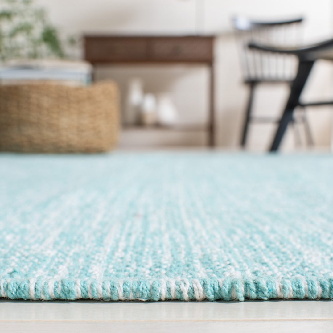 SAFAVIEH Montauk MTK615E Handwoven Turquoise Rug Image 3