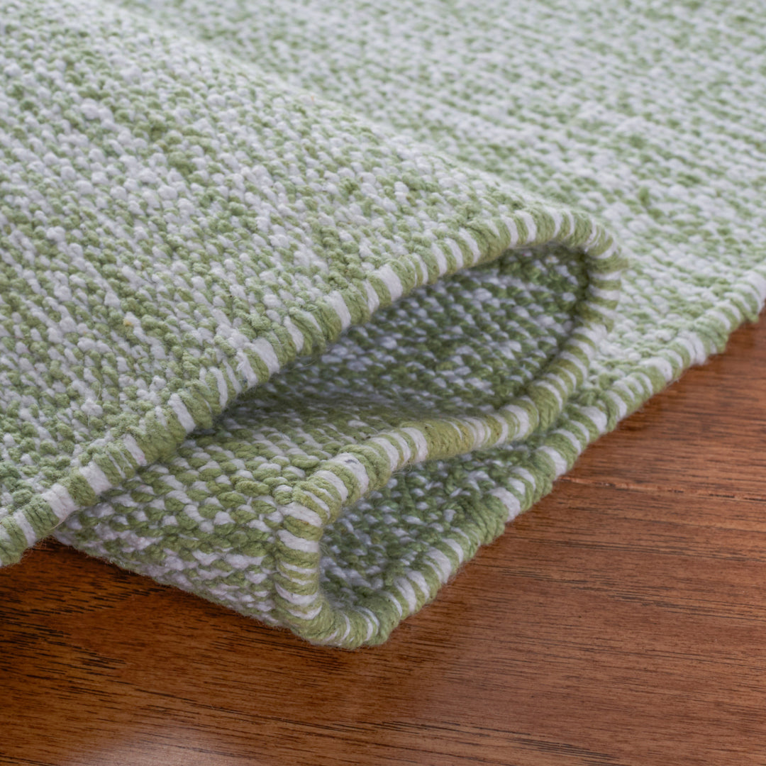 SAFAVIEH Montauk Collection MTK615G Handwoven Green Rug Image 4