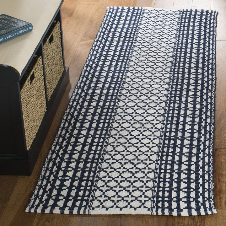 SAFAVIEH Montauk MTK617N Handwoven Navy / Ivory Rug Image 2