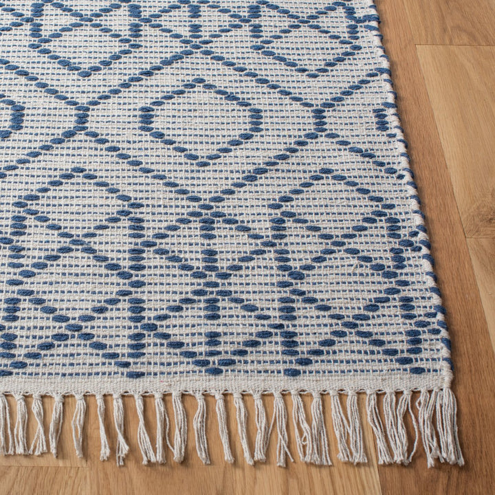 SAFAVIEH Montauk MTK652N Handmade Navy / Beige Rug Image 6