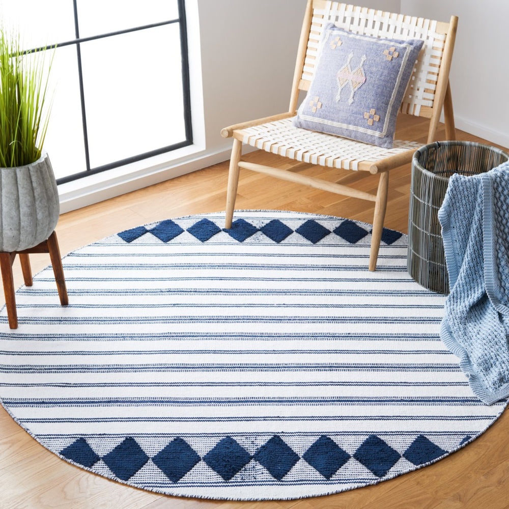 SAFAVIEH Montauk MTK708N Handwoven Navy / Ivory Rug Image 2