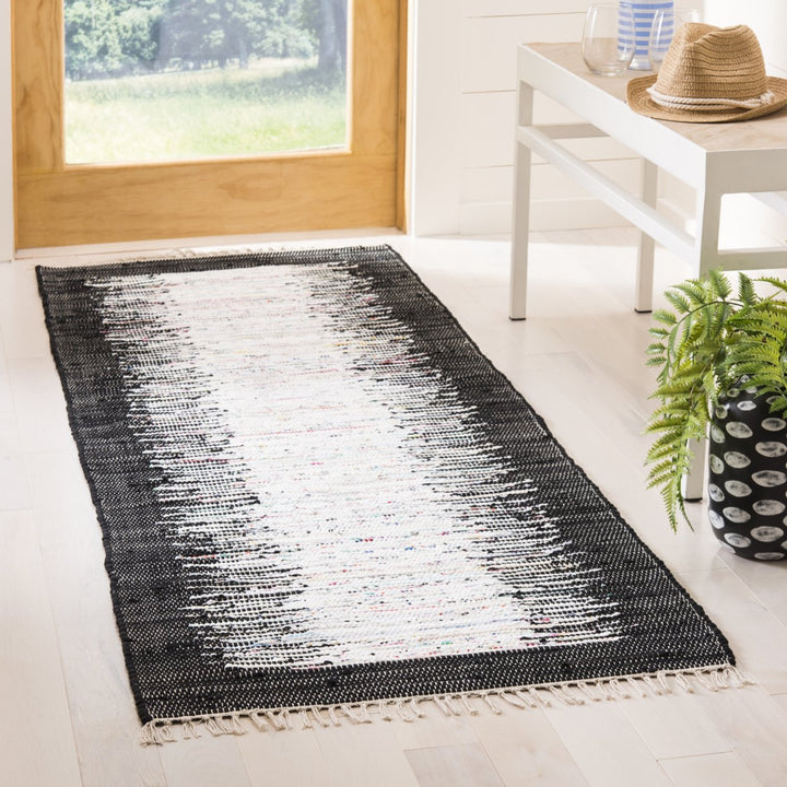 SAFAVIEH Montauk MTK711H Handwoven Ivory / Black Rug Image 3