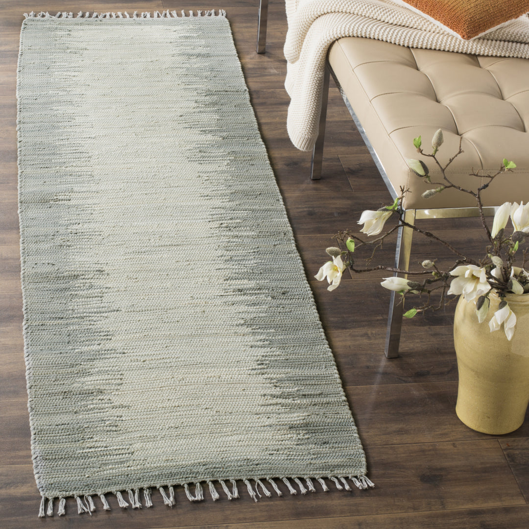 SAFAVIEH Montauk Collection MTK718A Handwoven Grey Rug Image 3