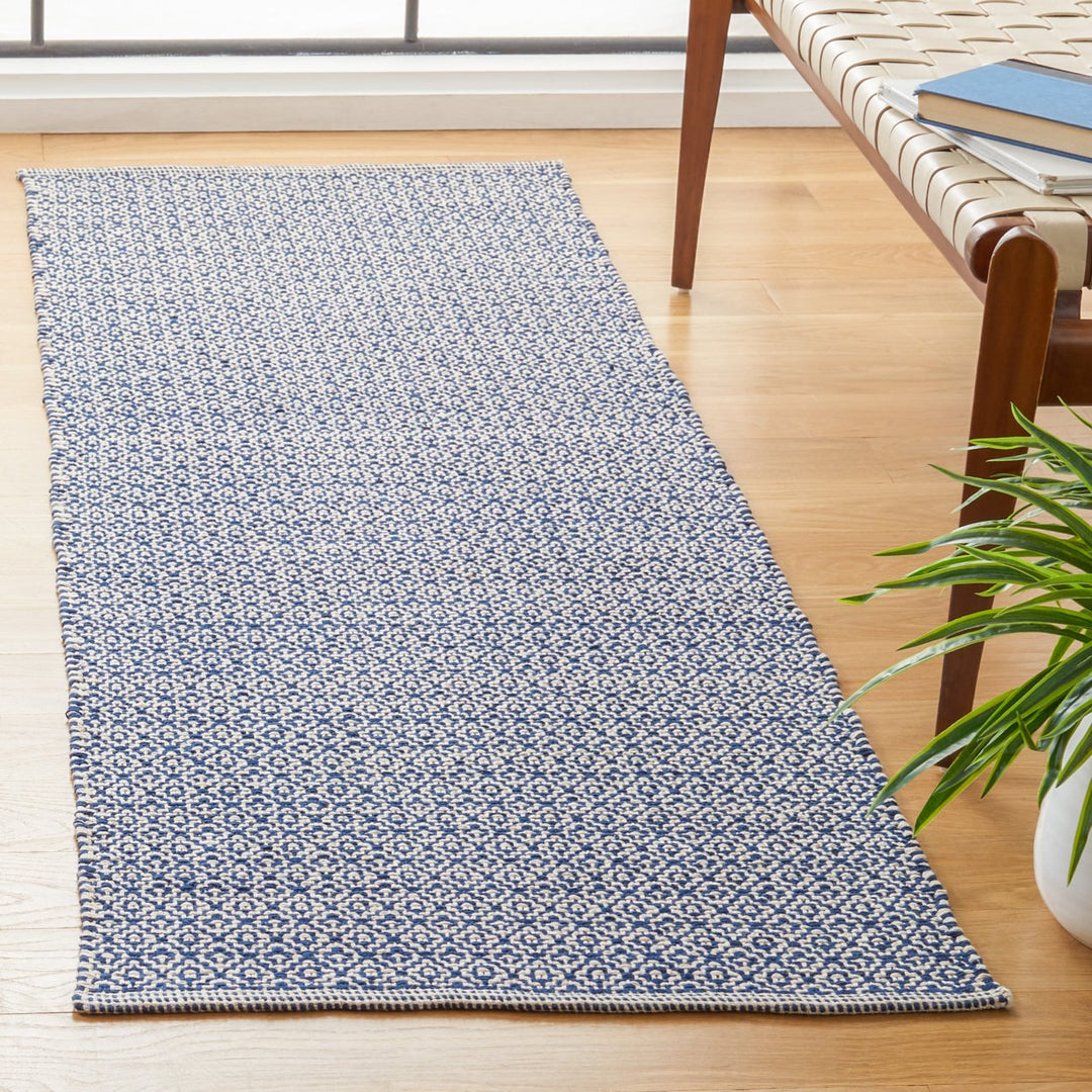 SAFAVIEH Montauk MTK717H Handwoven Ivory / Navy Rug Image 3