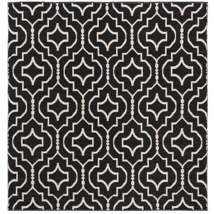 SAFAVIEH Montauk MTK722D Handwoven Black / Ivory Rug Image 6