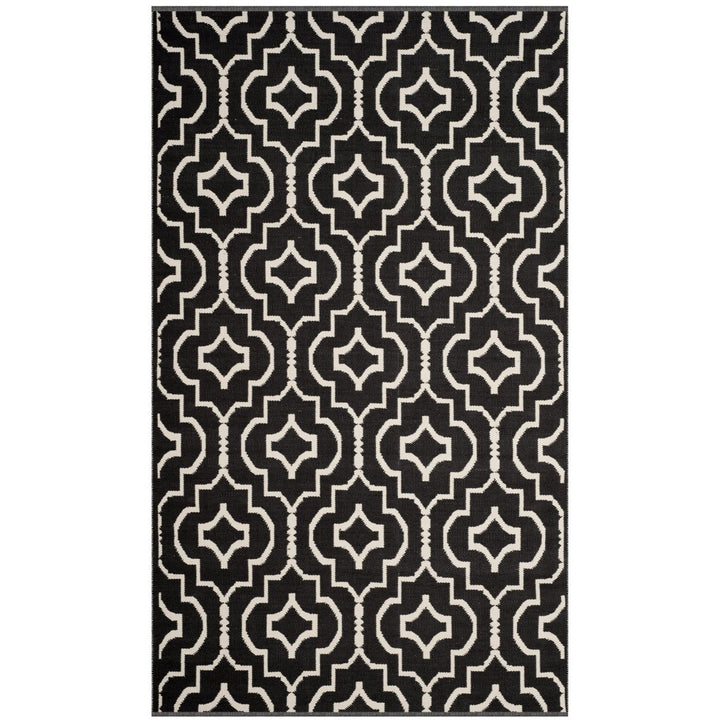 SAFAVIEH Montauk MTK722D Handwoven Black / Ivory Rug Image 1