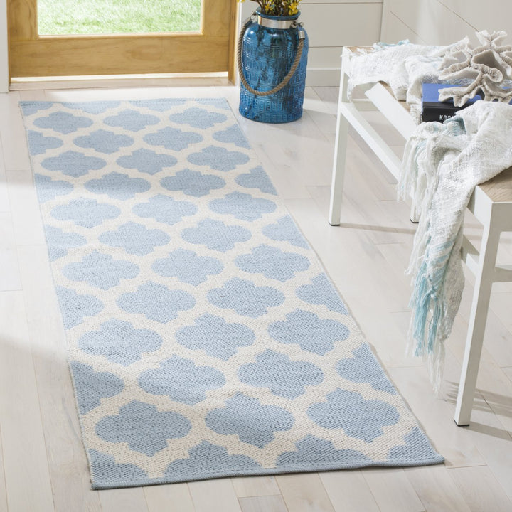 SAFAVIEH Montauk MTK723K Handwoven Light Blue /Ivory Rug Image 3