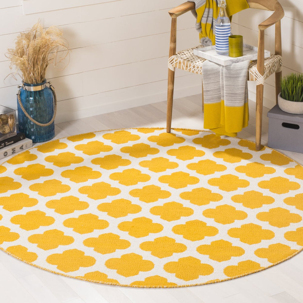 SAFAVIEH Montauk MTK723J Handwoven Yellow / Ivory Rug Image 2