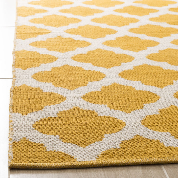 SAFAVIEH Montauk MTK723J Handwoven Yellow / Ivory Rug Image 7